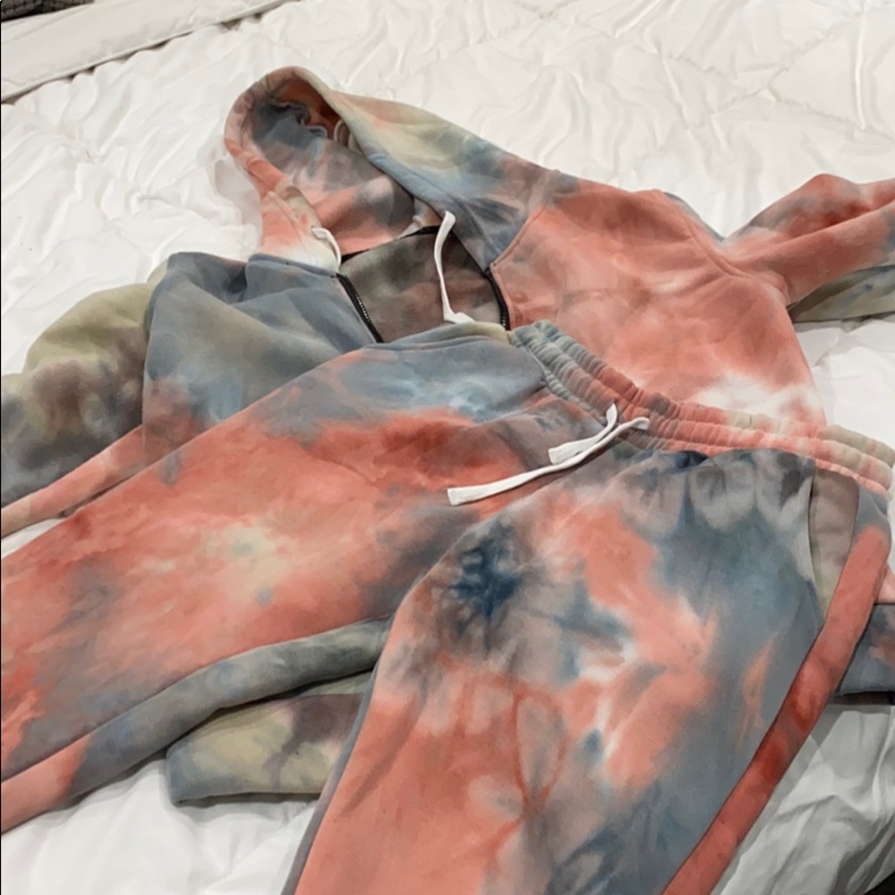 Small Tie dye sweatsuit